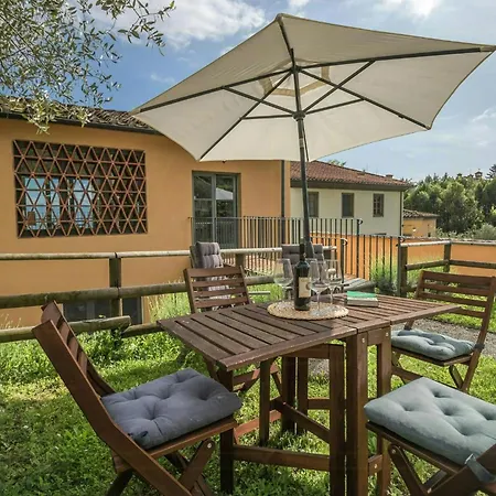 Spacious With Pool Near Lucca *