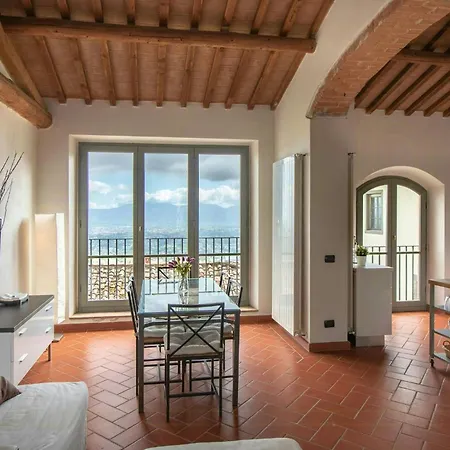 Spacious With Pool Near Lucca *
