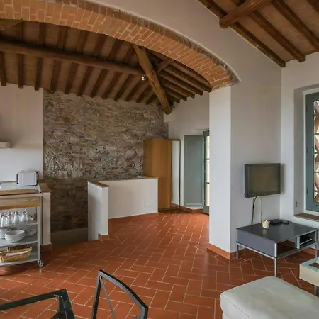 Spacious With Pool Near Lucca Matraia